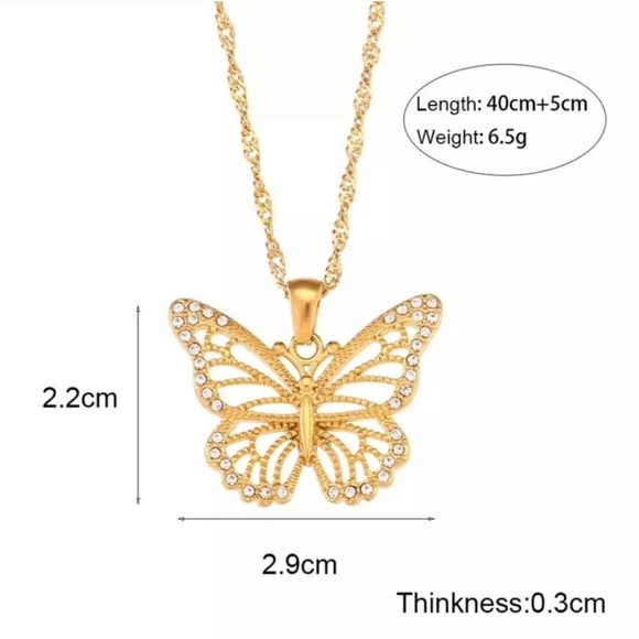 Elegant Gold Butterfly Pendant Necklace - Picture 6 of 6